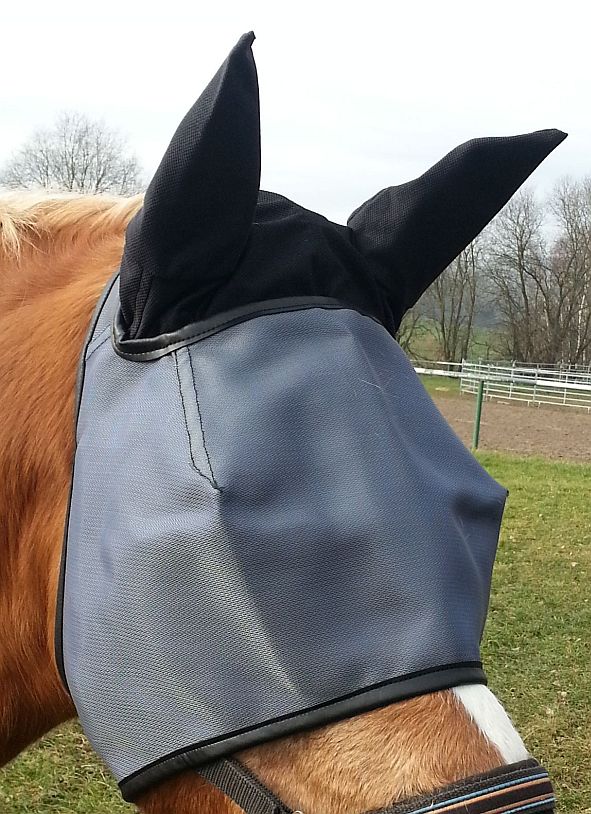 innoHorse Lichtschutzmaske sun block 77 % mit Ohren 2